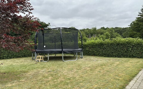 Truels - 30Km from the Sea: Trampolín, Cama Elástica - Material Y Suministros, Red, Jardín, Sombra, Césped, Malla, Trampolín, Yarda, Mueble Para Exteriores