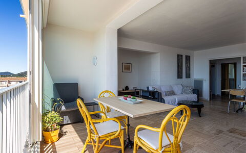 Les Astérides: Barrio Residencial, Barrio, By, Casa, Casa, El Terreno Del Lote, Asentamientos Humanos, Suburbio, Diseño Urbano, Césped