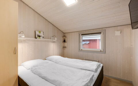Seba - 1Km to the Fjord: Madera, Techo, Suelo, Diseño De Interiores, Habitación, Piso, Habitación, Manchas De Madera, Cama, Madera Dura