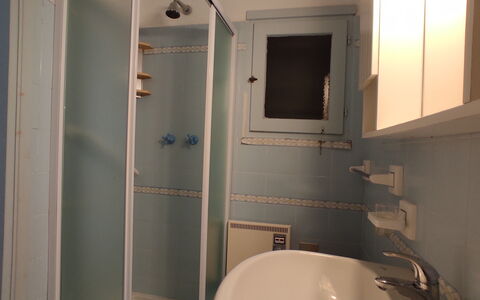 Villetta Oasi Belvedere, Budoni, Wifi, Ac: Arreglo De Tubería, Baño, Lavabo Del Baño, Suelo, Piso, Lavabo, Diseño De Interiores, Plomería, Grifo, Habitación
