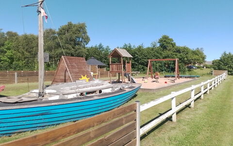 Franzisca - 200M to the Fjord: Madera, Polo, Tablón, Sombra, Cobertizo, Parque, Yarda, Madera Dura, Edificios Del Jardín, Equipo De Juego Exterior