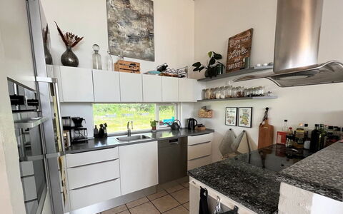 Sejer - 350M from the Sea: Aparato De Cocina, Cocina, Mostrador, Diseño De Interiores, Gabinetes, Electrodoméstico, Mueble, Piso, Electrodoméstico, Encendiendo