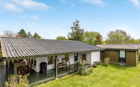 Rikkart - 400M from the Sea: Inmuebles, Sombra, Entrada De Coches, Casa De Campo