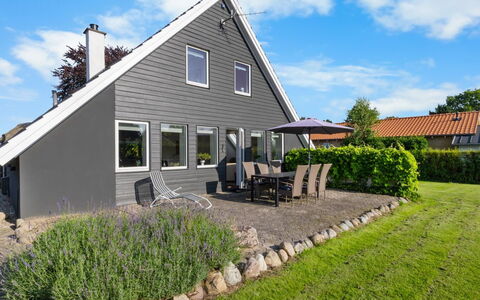 Begitte - 200M from the Sea