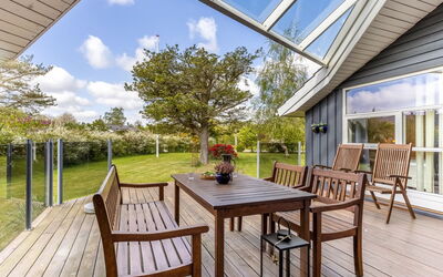 Winona - 250M from the Sea