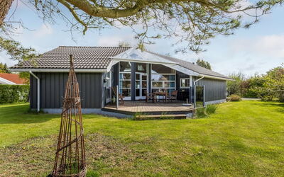 Winona - 250M from the Sea