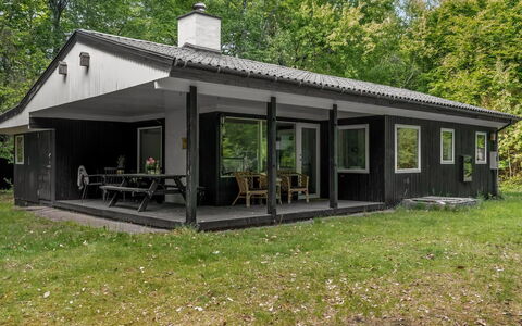 Gitten - from the Sea: Madera, Casa, Porche, Cubierta, Madera Dura, Techo, Manchas De Madera, Suelos De Madera, Eco Hotel