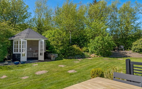 Welma - 200M from the Sea: Casa, Casa, Techo, Cabaña, Inmuebles, Paisajismo, Edificios Del Jardín, Vía Muerta, Casa De Campo