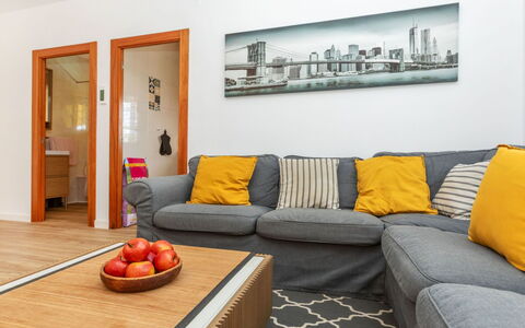 Antem: Mueble, Diseño De Interiores, Piso, Sofá, Suelo, Pared, Madera, Habitación, Departamento, Sala