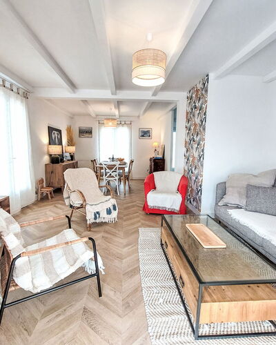 Plage, Port et Commerces à 2 Pas