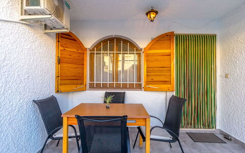 Carpa: Departamento, Silla, Balcón, Recurso, Hotel, Bahía, Cocina Y Comedor Mesa, Mueble Para Exteriores, Ciudad De Vacaciones