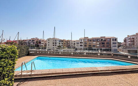 Les Pêcheurs: Piscina, Departamento, Barrio Residencial, Condominio, Material Compuesto, Recurso, Hotel, Sombra, Balcón, Ciudad De Vacaciones