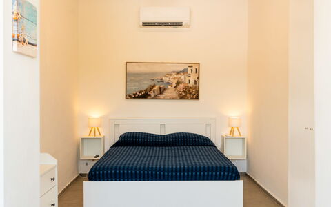 Sanremo 717: Mueble, Diseño De Interiores, Cama, Habitación, Sábana, Suelo, Lecho, Madera, Piso, Habitación