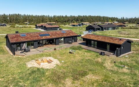 Petri - 1Km from the Sea: Madera, Casa, Porche, Cubierta, Madera Dura, Techo, Manchas De Madera, Suelos De Madera, Eco Hotel