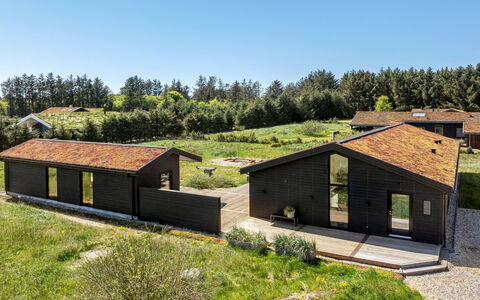 Petri - 1Km from the Sea: Madera, Casa, Porche, Cubierta, Madera Dura, Techo, Manchas De Madera, Suelos De Madera, Eco Hotel