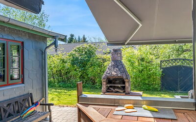 Eljena - 550M from the Sea