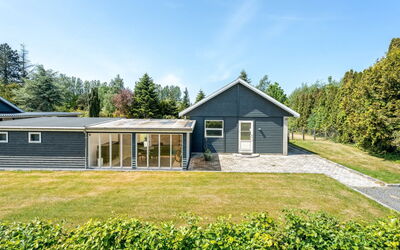 Agneta - 1Km from the Sea