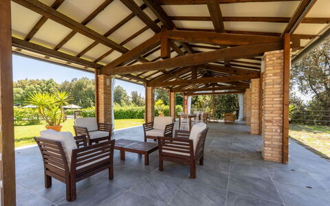 Tenuta i Mandorli, Pool, Wifi, Peccioli: Madera, Piso, Sombra, Mueble, Estructura Al Aire Libre, Mueble Para Exteriores, Haz, Manchas De Madera, Porche, Madera Dura