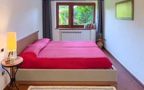 Casa Delle Chicche - Imperia: Mueble, Cama, Diseño De Interiores, Habitación, Sábana, Habitación, Piso, Lecho, Suelo, Madera