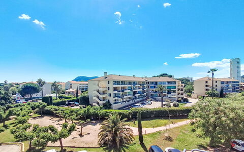 La Croisette: Departamento, Condominio, Uso Mixto, Sombra, Hotel, Luz De La Calle, Balcón