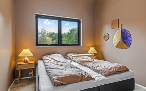 Stjerne - 300M to the Fjord: Cama, Lecho, Diseño De Interiores, Mueble, Habitación, Sábana, Pared, Suelo, Piso, Madera