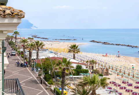 La Terrazza Sul Conero: Costa, Mar, Playa, Costeras Y Los Accidentes Geográficos Oceánico, Oceano, Vacaciones, Apuntalar, Zona Tropical, Caribe