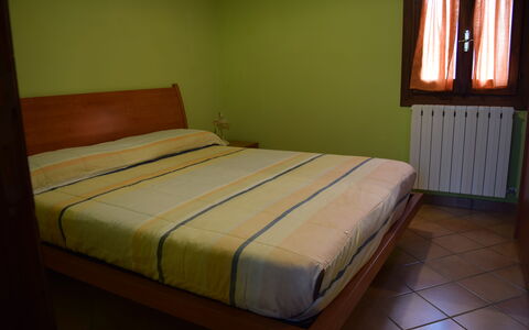 Casa Carletto, Abruzzo: Mueble, Cama, Habitación, Madera, Piso, Sábana, Diseño De Interiores, Suelo, Lecho, Textil