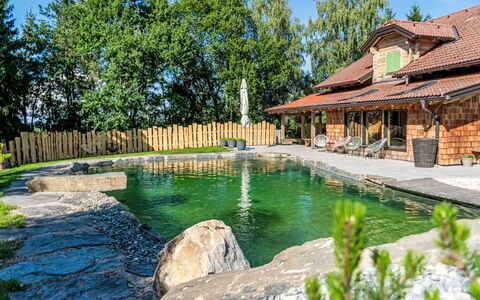 Oase im Grünen: Cabaña, Piscina, Recurso, Eco Hotel, Fuente De Agua, Cuarto De Troncos, Ciudad De Vacaciones, Estanque
