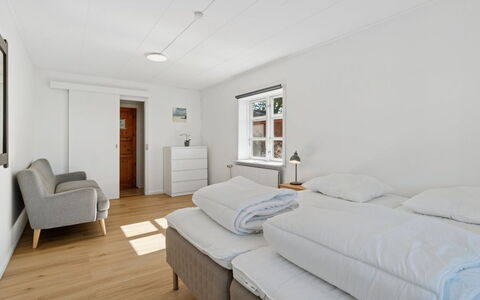 Agny - 2.2Km from the Sea: Mueble, Diseño De Interiores, Suelo, Madera, Piso, Cama, Techo, Habitación, Habitación, Casa