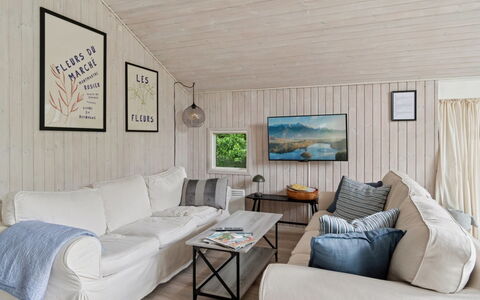 Tekla - from the Sea: Madera, Mueble, Piso, Diseño De Interiores, Sofá, Suelo, Sala, Casa, Suelos De Madera