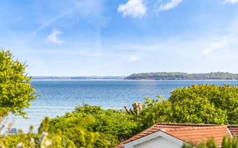 Egonie - 100M from the Sea: Inmuebles, Sombra, Entrada De Coches, Casa De Campo