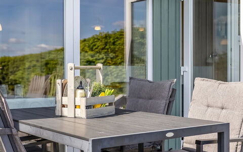 Egonie - 100M from the Sea: Inmuebles, Sombra, Entrada De Coches, Casa De Campo