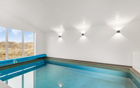 Agnes - 900M from the Sea: Mueble, Mueble Para Exteriores, Vajilla, Mesa, Drinkware, Silla, Mesa Al Aire Libre, Comida, Botella
