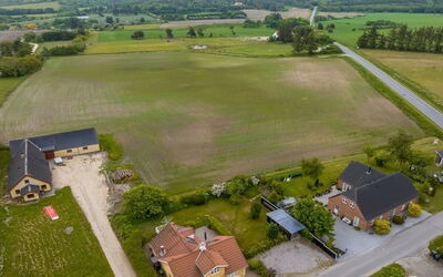 Elza - 2.5Km from the Sea