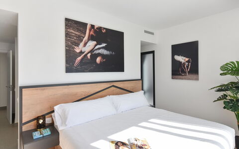 Las Yucas 2: Mueble, Diseño De Interiores, Cama, Habitación, Linos, Sábana, Marco De La Cama, Comodidad, Lecho, Almohada