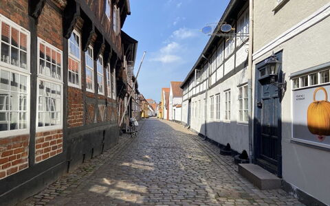 Constance - 23Km from the Sea: Madera, Techo, Casa, Casa, Arquitectura, Vía Muerta, El Terreno Del Lote, Cabaña, Cobertizo, Edificios Del Jardín