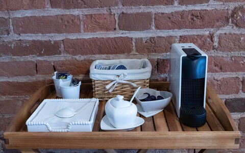 Dafne Suite: Vajilla, Utensilios Para Servir, Mueble, Taza, Drinkware, Cesta, Maceta, Comida, Taza Para Té