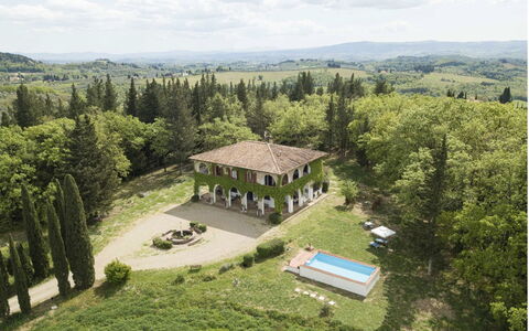 Villa Albertina: Hierba, Árbol, Arbusto, El Terreno Del Lote, Llanura, Casa De Campo, Inmuebles, Cabaña, Césped, Prado