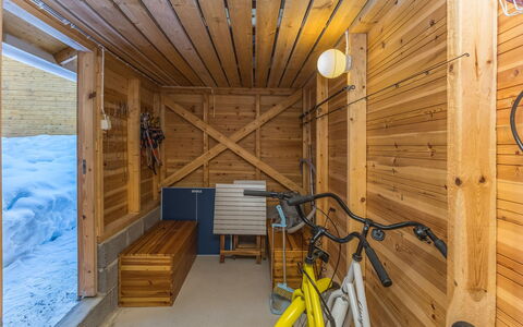 Jerisrannantie 7: Madera, Cabaña, Cuarto De Troncos, Bosque, Cobertizo, Edificios Del Jardín, Alerce, Bosque, Manchas De Madera