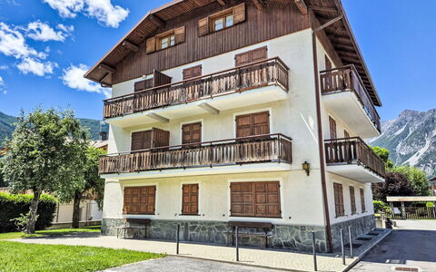 Bormio 16: Balcón, Villa