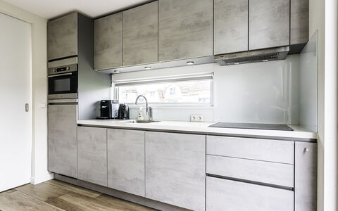 Vlissingen 600: Aparato De Cocina, Cocina, Piso, Electrodoméstico, Mostrador, Gabinetes, Electrodoméstico, Diseño De Interiores, Suelo, Mueble