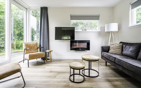 Vlissingen 600: Mueble, Piso, Diseño De Interiores, Suelo, Pared, Madera, Suelos De Madera, Sala, Casa, Encendiendo