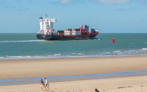 Vlissingen 600: Barco, Watercraft, Mar, Camino Acuático, Oceano, Playa, Costeras Y Los Accidentes Geográficos Oceánico, Costa, Embarcacion