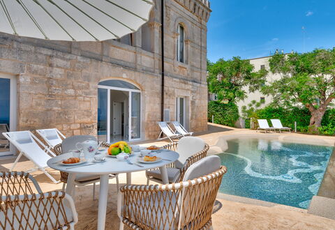 Villa Augusta Vista Mare: Inmuebles, Piscina, Mansión, Villa, Ciudad De Vacaciones, Hacienda, Palacio, Mueble Para Exteriores, Recurso