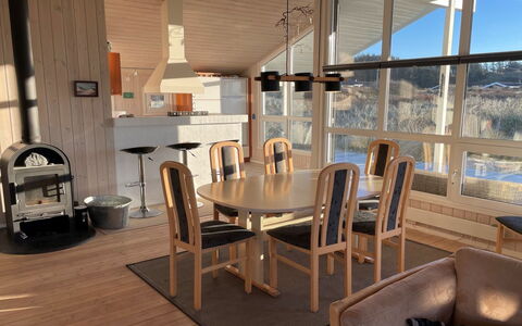 Zuhra - 400M from the Sea
