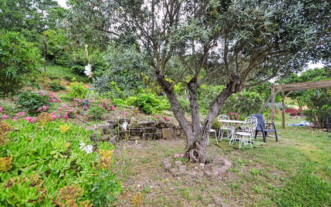 Douce Campagne: Jardín, Mueble Para Exteriores, Recurso, Sombra, Ocio, Césped, Eco Hotel, Paisajismo, Tienda, Parque