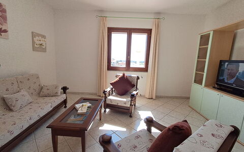 La Casetta Di Greise: Mueble, Piso, Diseño De Interiores, Suelo, Mesa, Techo, Departamento, Habitación, Encendiendo, Sala