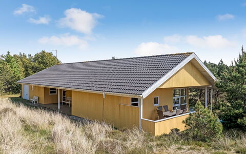 Jeip - 2.1Km from the Sea: Cabaña, Cobertizo, \Choza, Casa De Campo, Pradera, Choza, Granero, Cuarto De Troncos, Edificios Del Jardín