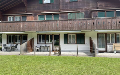 Bergecho Eg Mitte: Cabaña, Sombra, Césped, Inmuebles, Yarda, Casa De Campo, Vía Muerta, Villa
