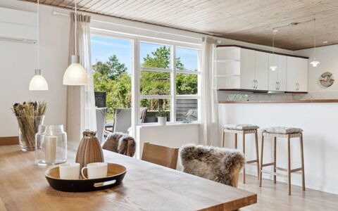 Annabeth - 850M from the Sea: Departamento, Condominio, Inmuebles, Balcón, Villa, Hotel